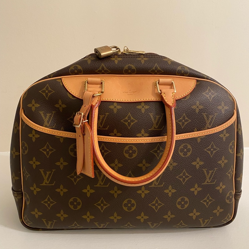 Gorgeous rare Deauville vintage (1998) travel bag in almost perfect condition!